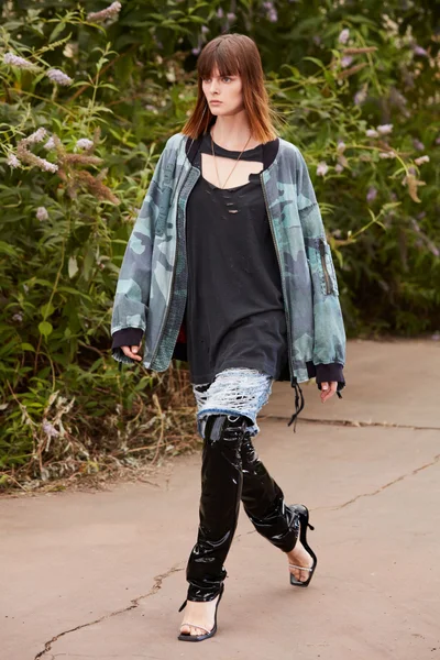 Look 30